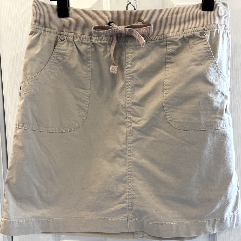 Cotton Skort size M Light Beige - Stretch waistband.